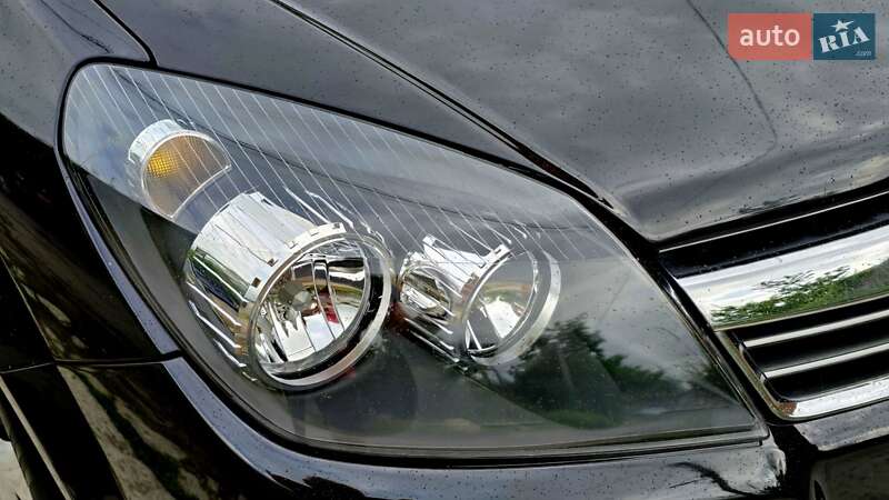 Универсал Opel Astra 2009 в Полтаве