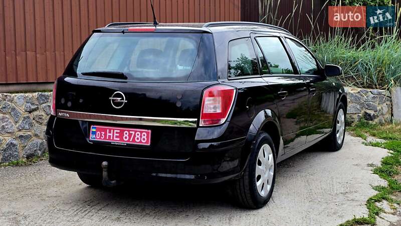 Универсал Opel Astra 2009 в Полтаве