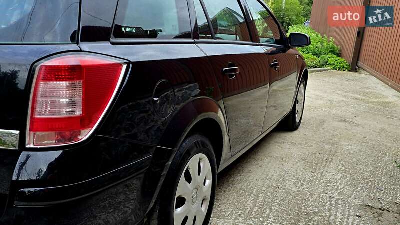 Универсал Opel Astra 2009 в Полтаве