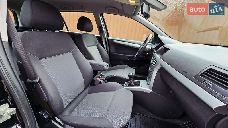 Универсал Opel Astra 2009 в Полтаве
