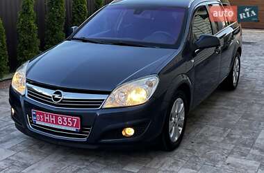 Универсал Opel Astra 2010 в 