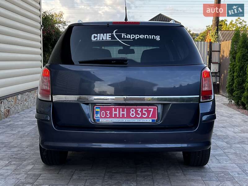 Универсал Opel Astra 2010 в Сарнах