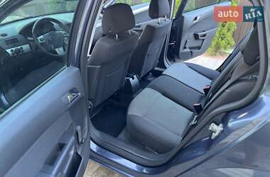 Универсал Opel Astra 2010 в 