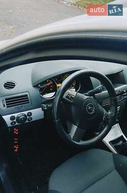 Универсал Opel Astra 2006 в 