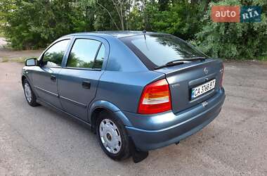 Хэтчбек Opel Astra 1999 в 