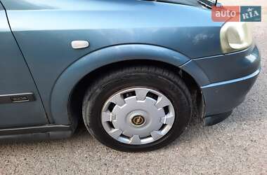 Хэтчбек Opel Astra 1999 в 