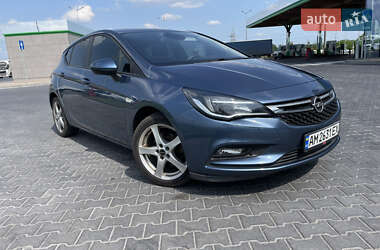 Хэтчбек Opel Astra 2016 в 