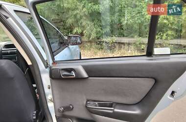 Седан Opel Astra 2004 в 