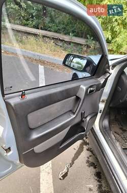 Седан Opel Astra 2004 в 