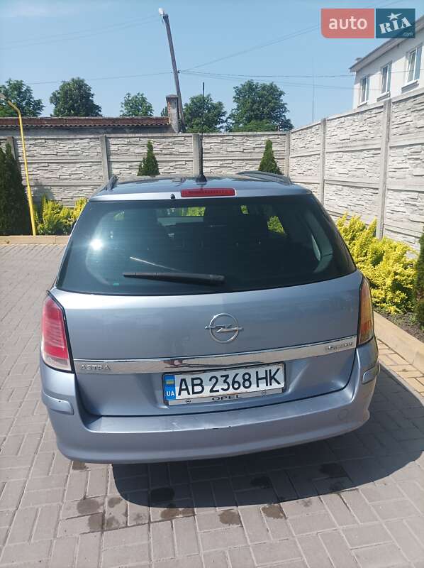 Универсал Opel Astra 2004 в Казатине