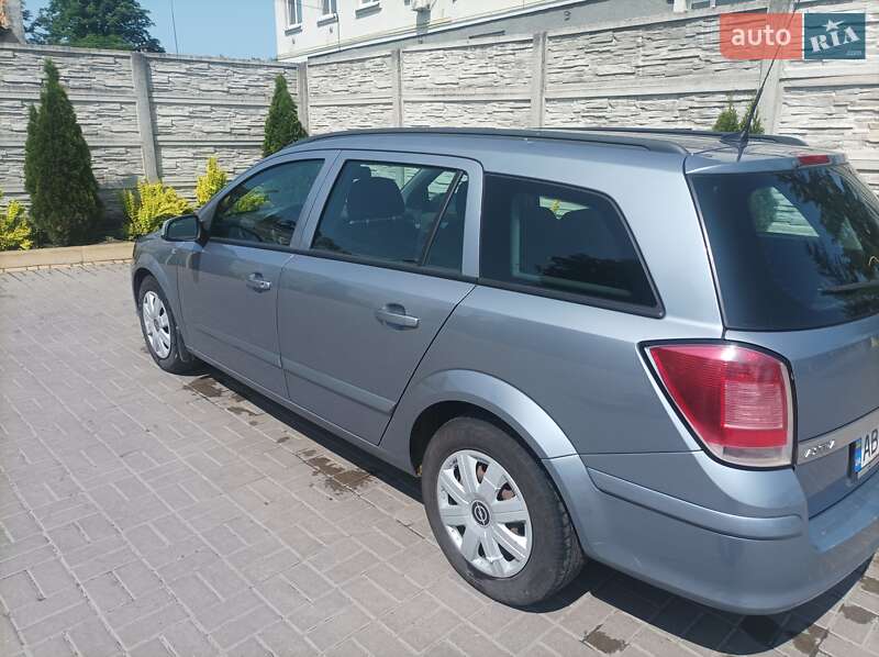 Универсал Opel Astra 2004 в Казатине