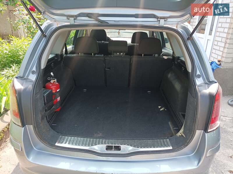 Универсал Opel Astra 2004 в Казатине