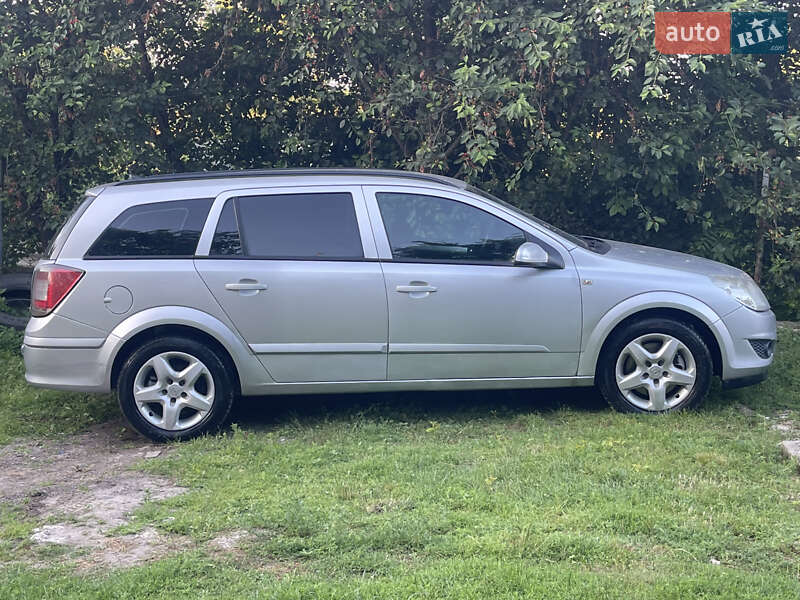 Универсал Opel Astra 2008 в Тернополе