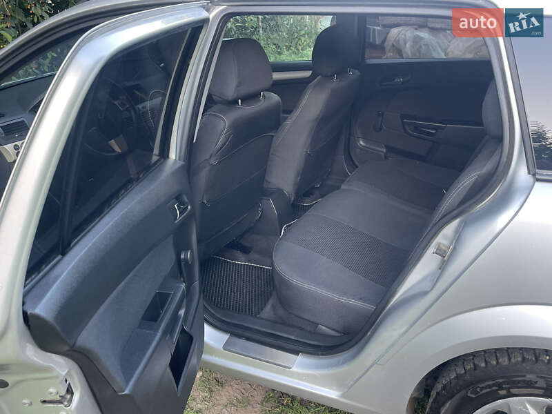 Универсал Opel Astra 2008 в Тернополе