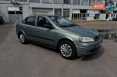 Седан Opel Astra 2006 в Чернигове