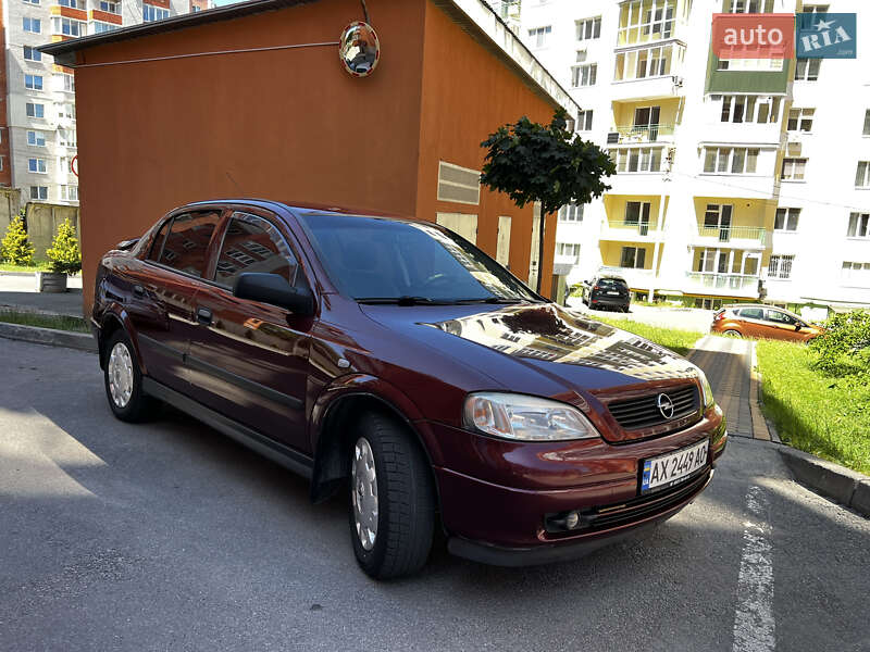 Седан Opel Astra 2006 в Тернополі