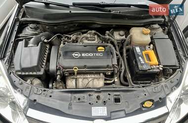 Хэтчбек Opel Astra 2008 в 