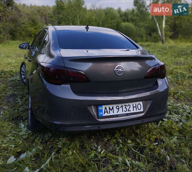 Седан Opel Astra 2015 в Житомире