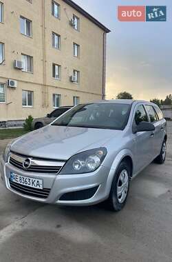 Універсал Opel Astra 2010 в Новомосковську