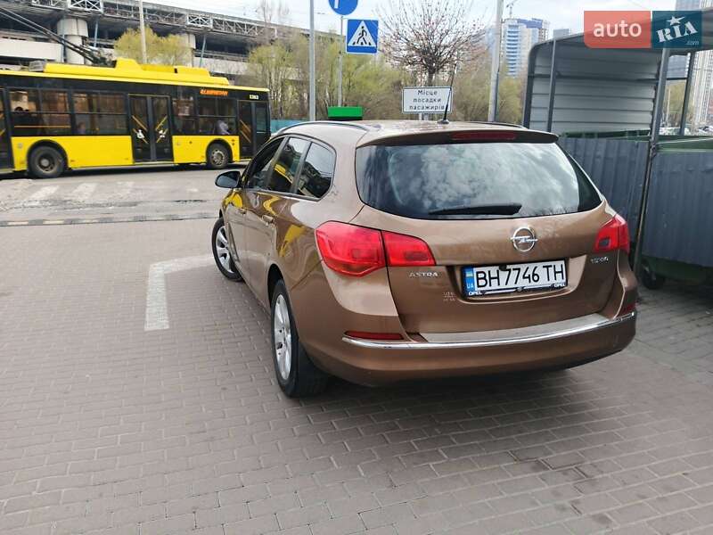 Универсал Opel Astra 2016 в Черкассах