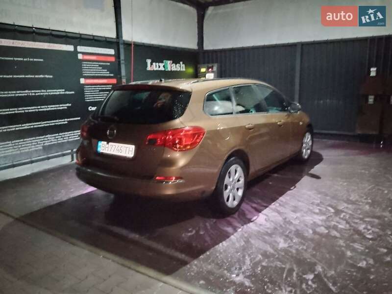 Универсал Opel Astra 2016 в Черкассах