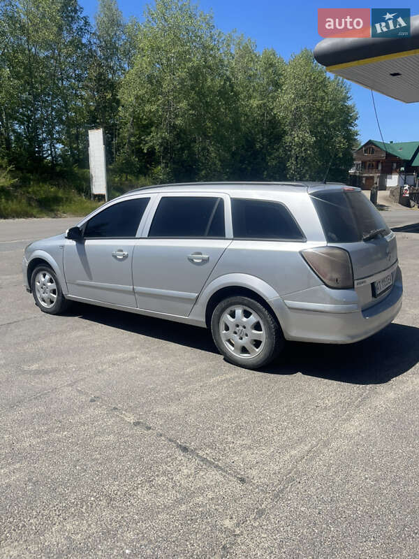 Универсал Opel Astra 2006 в Косове