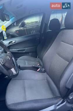 Хэтчбек Opel Astra 2007 в 