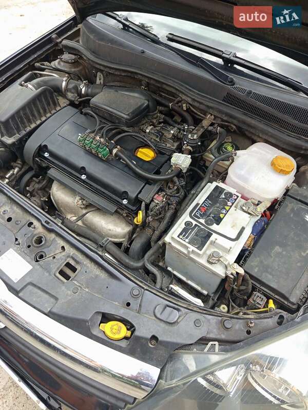 Хэтчбек Opel Astra 2005 в Киеве