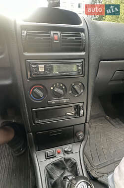 Седан Opel Astra 2004 в 