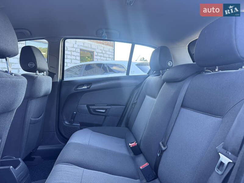 Хэтчбек Opel Astra 2006 в Звенигородке фото 30 Хэтчбек Opel Astra 2006 в Звенигородке