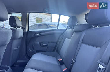 Хетчбек Opel Astra 2006 в 