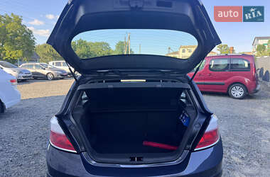 Хетчбек Opel Astra 2006 в 