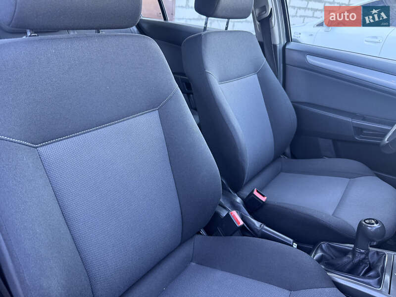 Хэтчбек Opel Astra 2006 в Звенигородке фото 51 Хэтчбек Opel Astra 2006 в Звенигородке