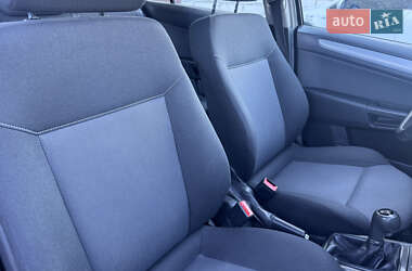 Хетчбек Opel Astra 2006 в 