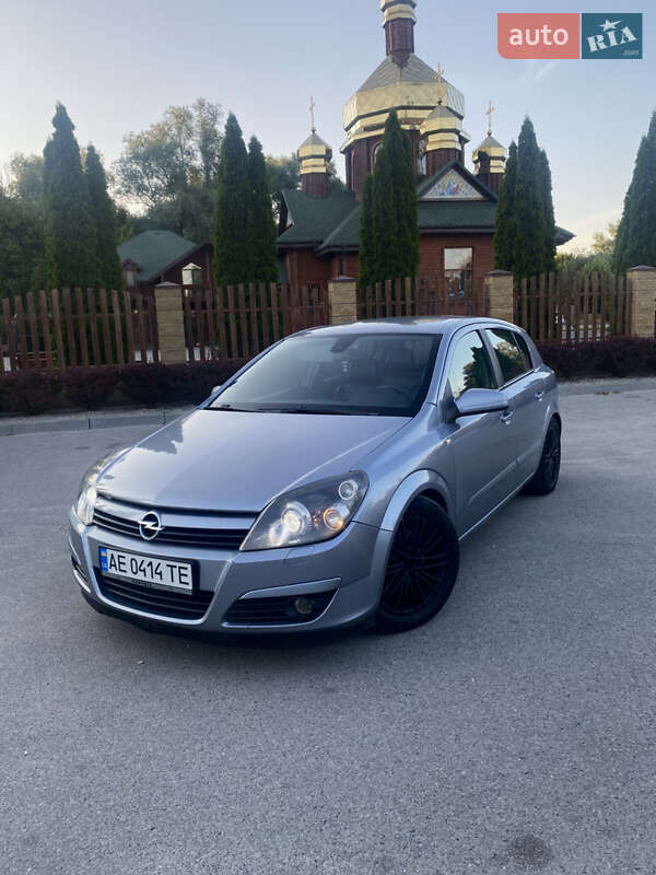 Хетчбек Opel Astra 2004 в Дніпрі