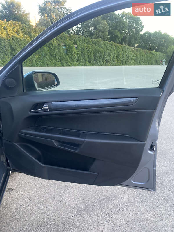 Хетчбек Opel Astra 2004 в Дніпрі