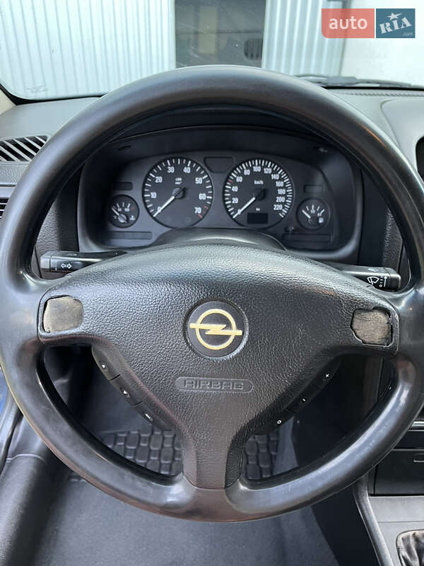 Седан Opel Astra 2005 в Коломые