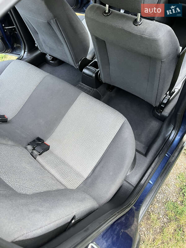 Седан Opel Astra 2005 в Коломые