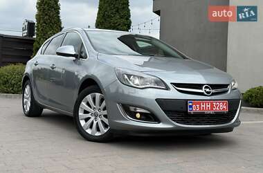 Хетчбек Opel Astra 2014 в 