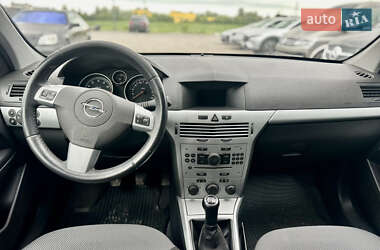 Універсал Opel Astra 2010 в 
