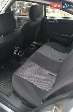 Седан Opel Astra 2004 в Новом Буге