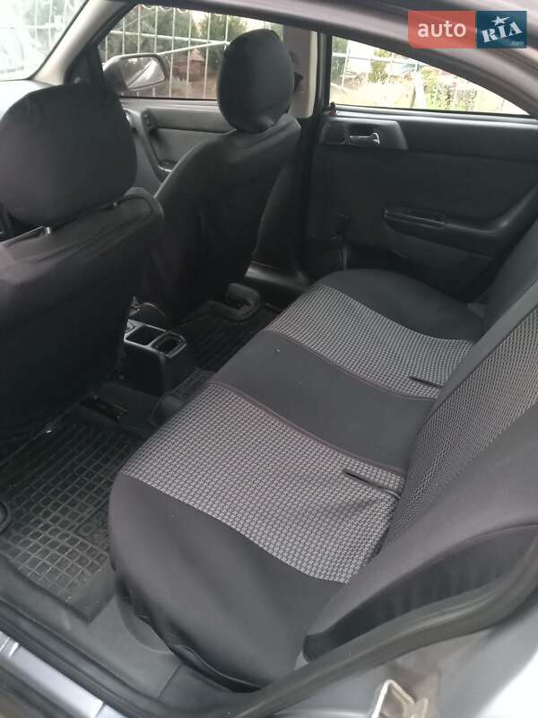 Седан Opel Astra 2004 в Новом Буге