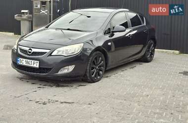 Хэтчбек Opel Astra 2011 в Городке