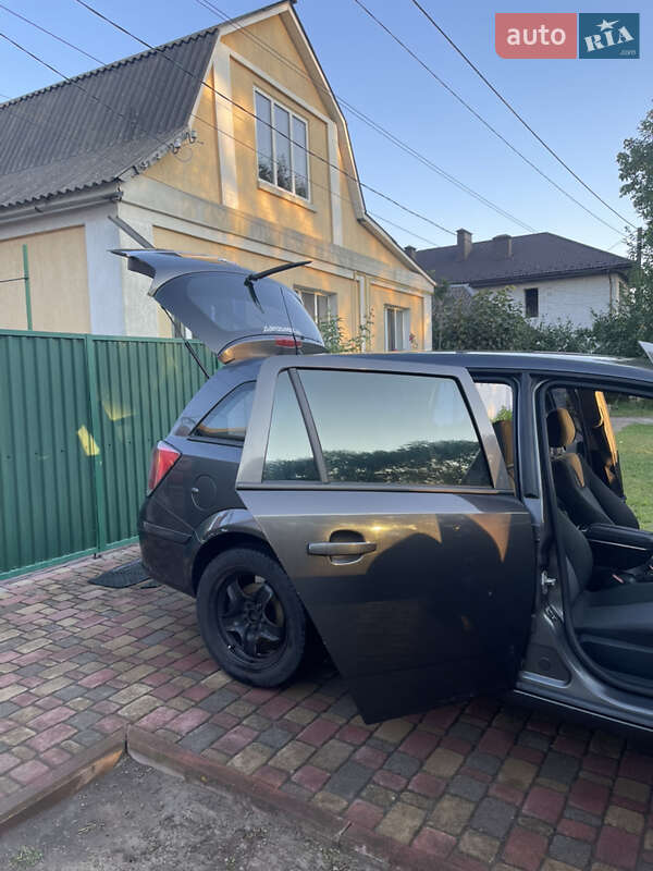 Универсал Opel Astra 2011 в Киеве