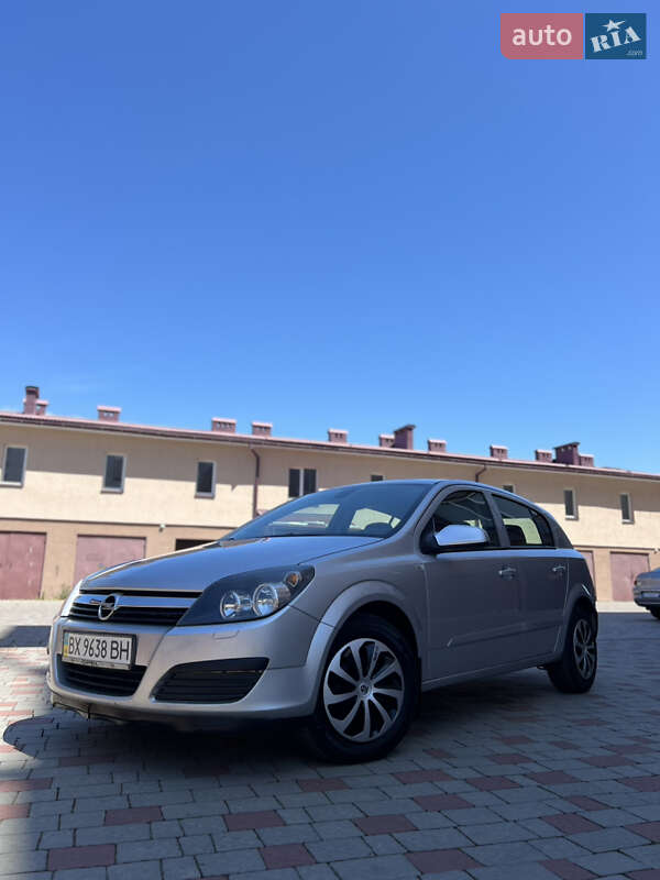 Хетчбек Opel Astra 2006 в Івано-Франківську