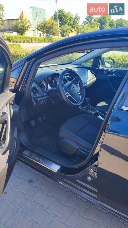 Седан Opel Astra 2015 в Житомирі