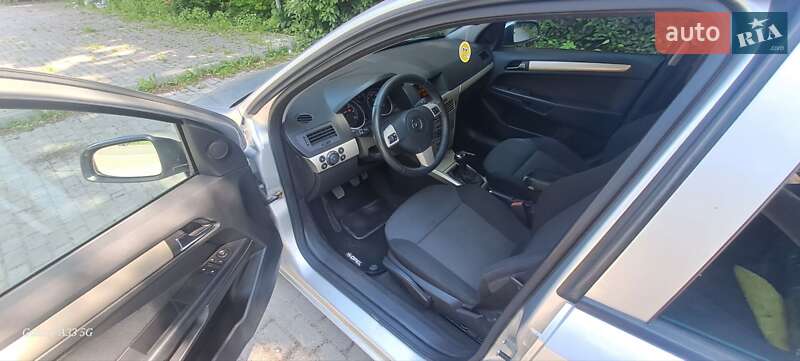 Универсал Opel Astra 2007 в Покровском