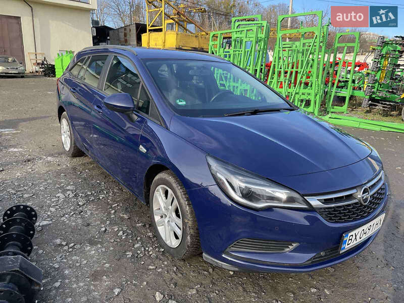 Универсал Opel Astra 2017 в Хмельницком