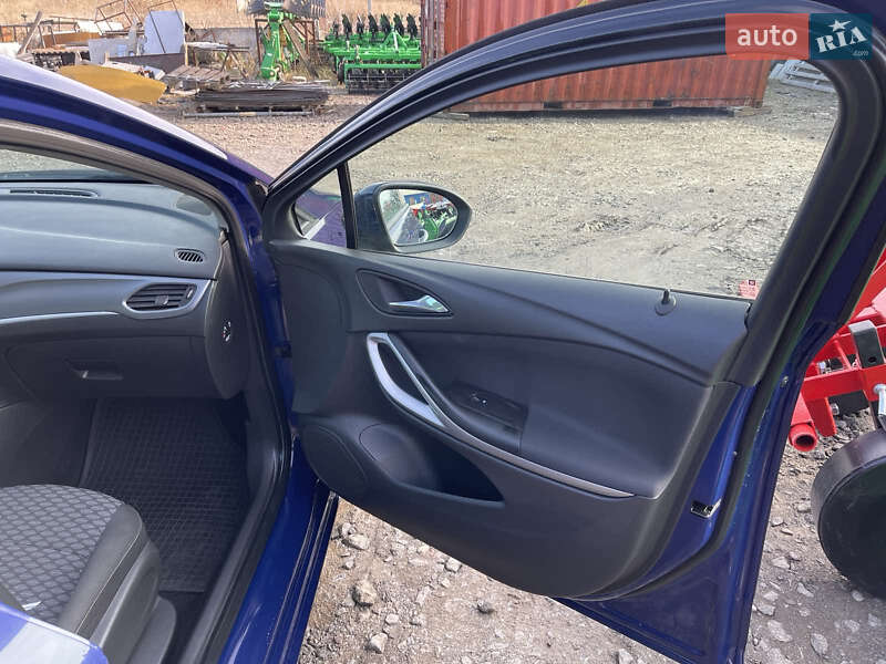 Универсал Opel Astra 2017 в Хмельницком