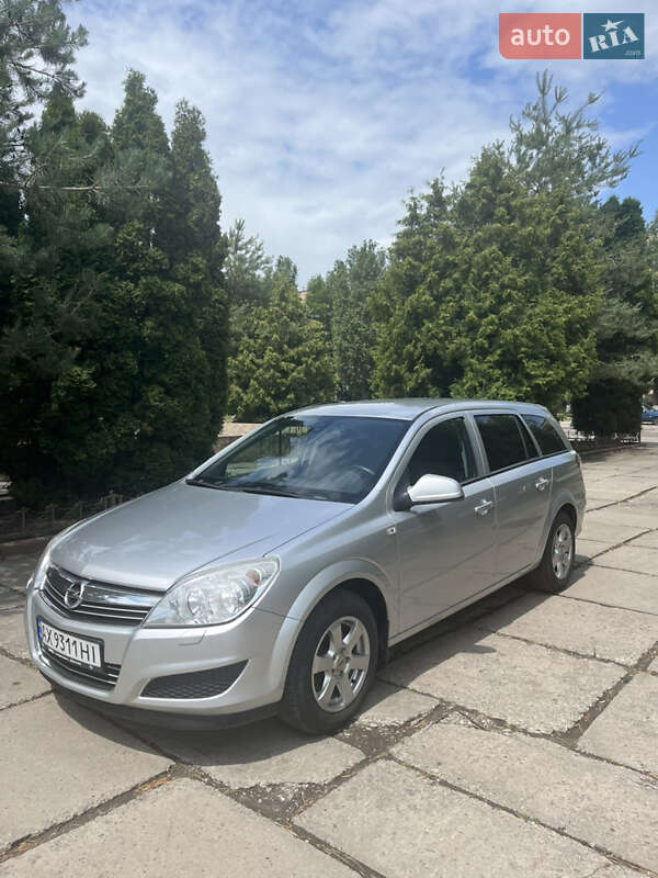 Opel Astra 2010
